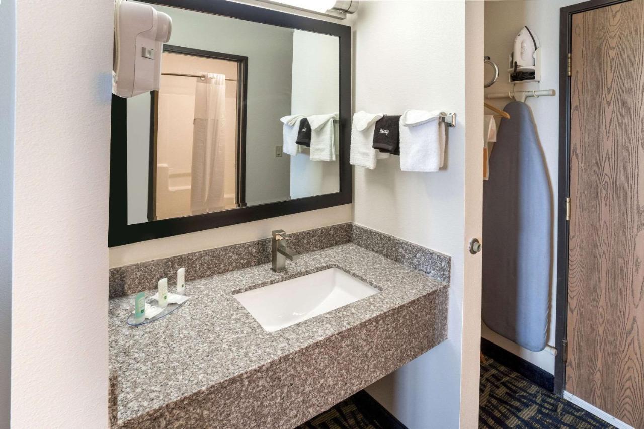 Quality Inn Rochelle Exterior photo